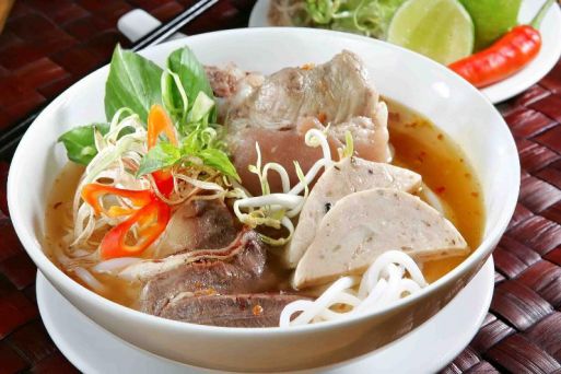 Бун Бо Жо Хео (мягкий суп с лапшой из говядины и вилки)