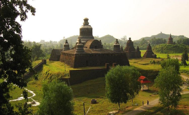 Yangon – Sittwe – Mrauk U (Chin Village) – Yangon