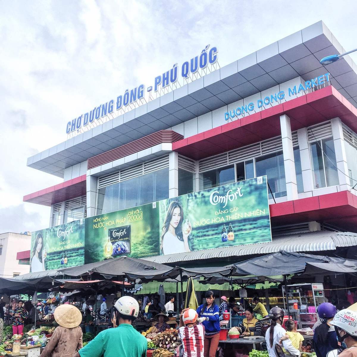 Duong Dong Market