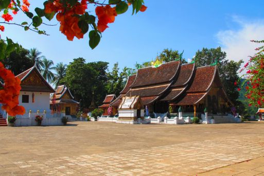 Easy walk to explore the ancient city of Luang Prabang