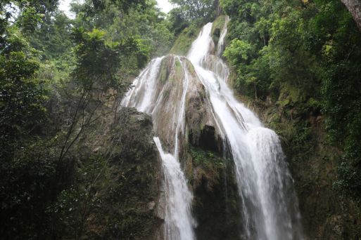 Парк зеленых джунглей - водопад Тад Хойхуа
