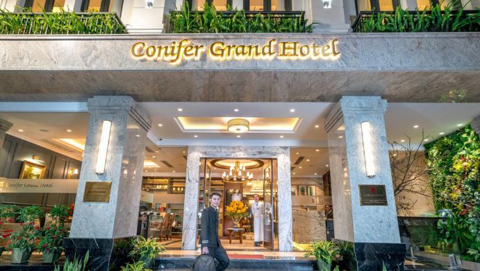 Conifer Grand Hotel