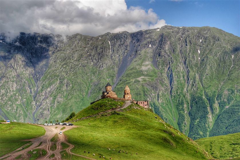 Tour Du Lịch Georgia (Gruzia) – Azerbaijan Tháng 7,8,9: Cung đường Kavkaz huyền thoại