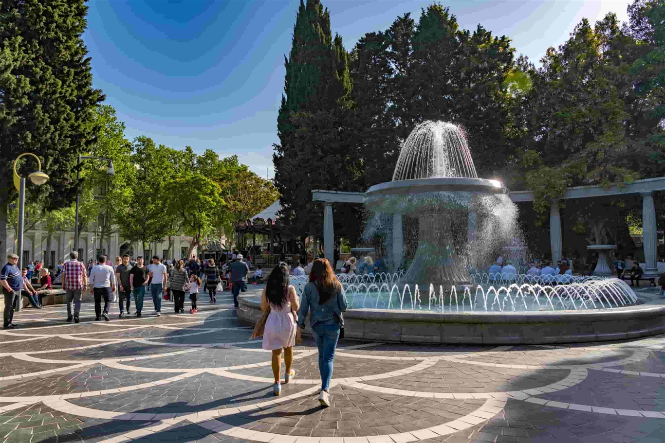 Chuyến đi đến Baku thăm địa điểm ghi hình của các bộ phim Liên Xô kinh điển