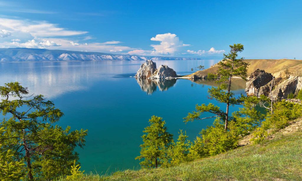 Hồ Baikal – viên ngọc xanh ở phần châu Á của Nga
