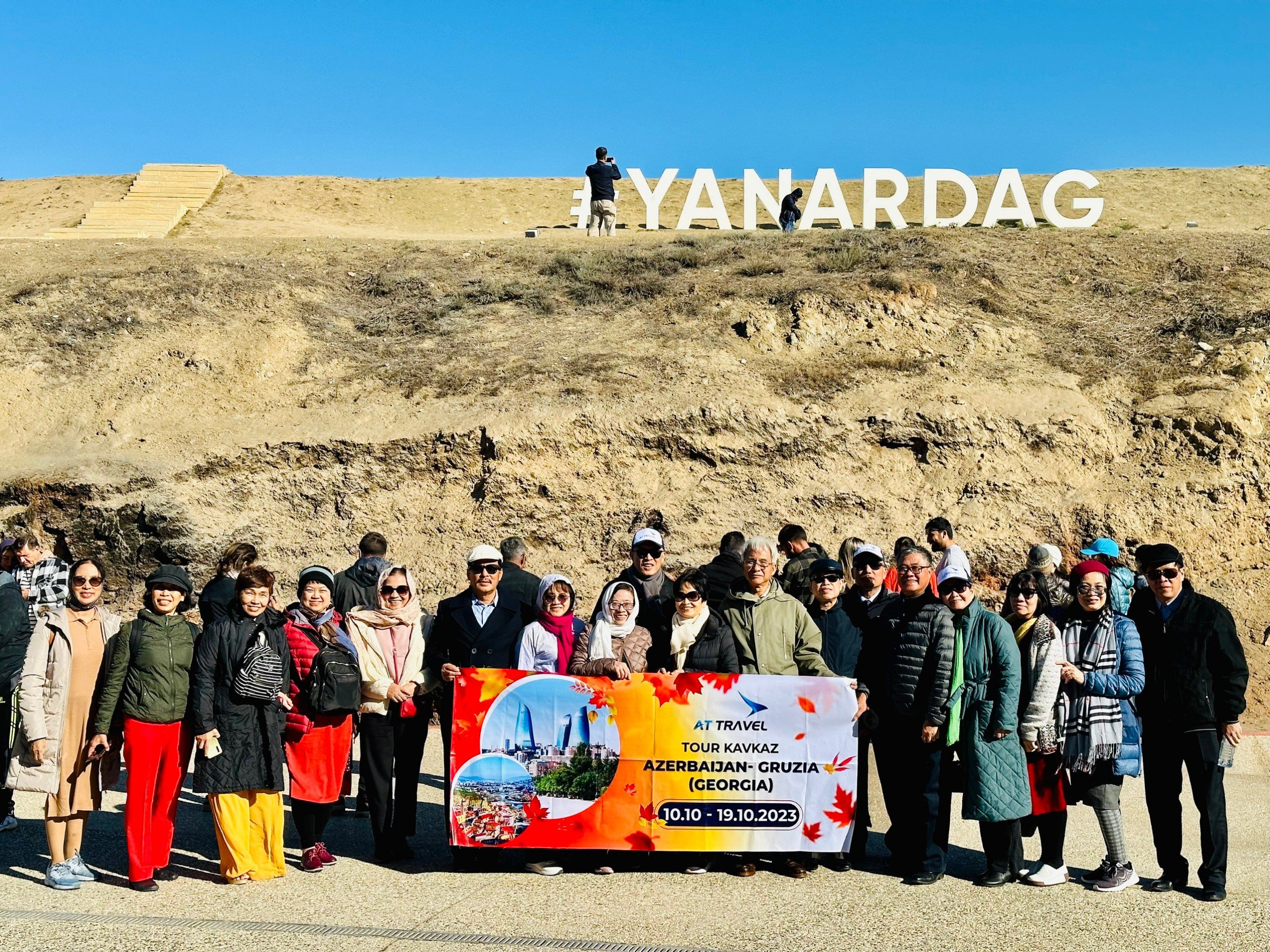 Chiêm ngưỡng Yanar Dag “ngọn lửa vĩnh cửu” ở quốc gia dầu mỏ Azerbaijan